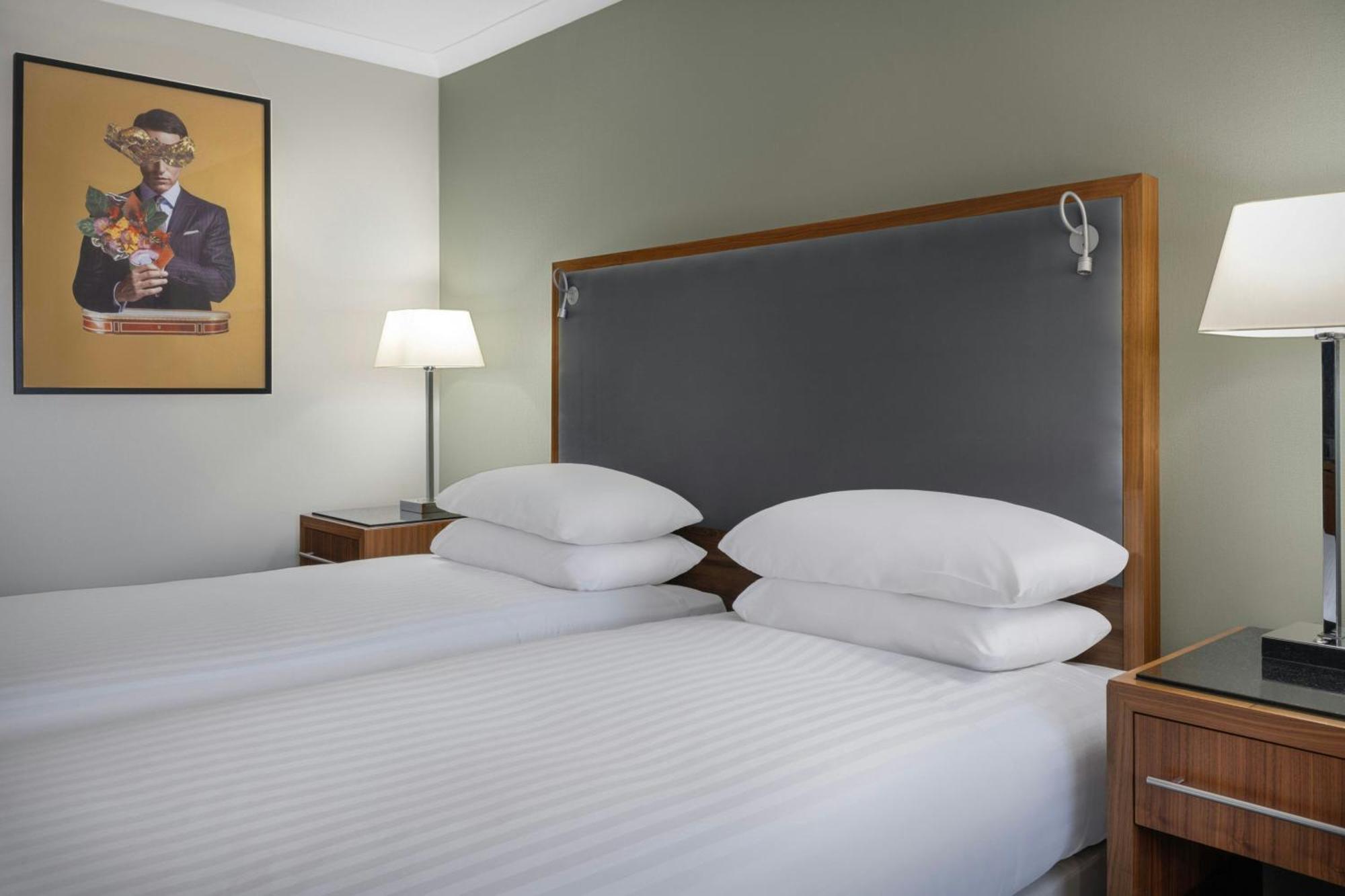Delta Hotels by Marriott Edinburg Exteriör bild
